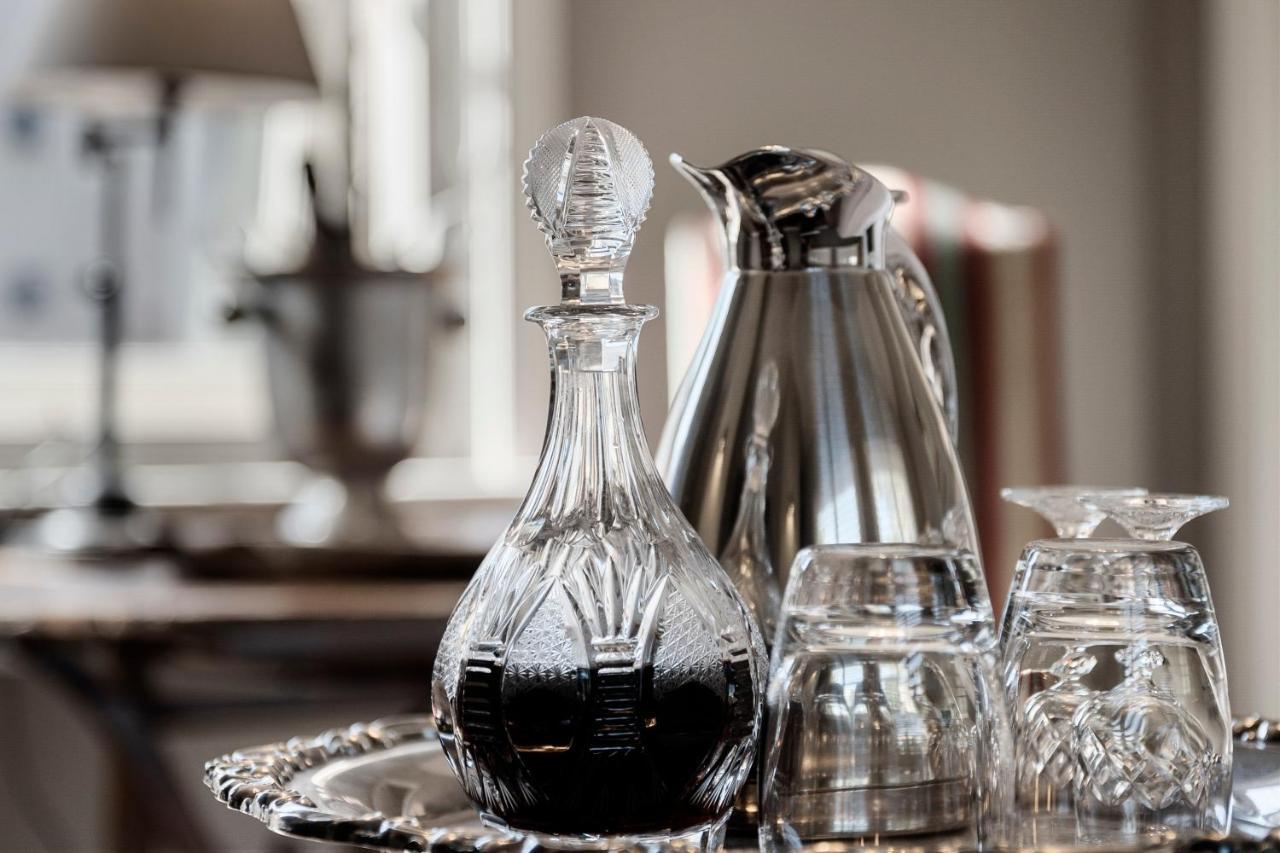 The Rivulet Bed and Breakfast Sandy Bay Buitenkant foto A decanter of balsamic vinegar