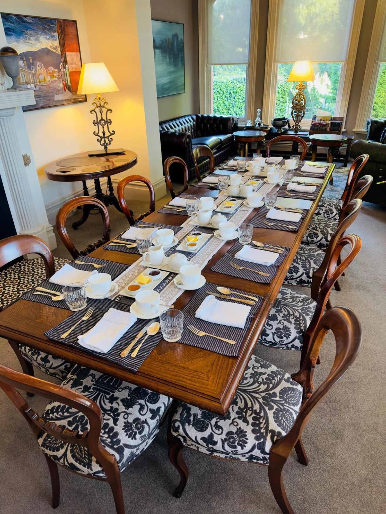 The Rivulet Bed and Breakfast Sandy Bay Buitenkant foto A table set for afternoon tea at the Langham Hotel, London